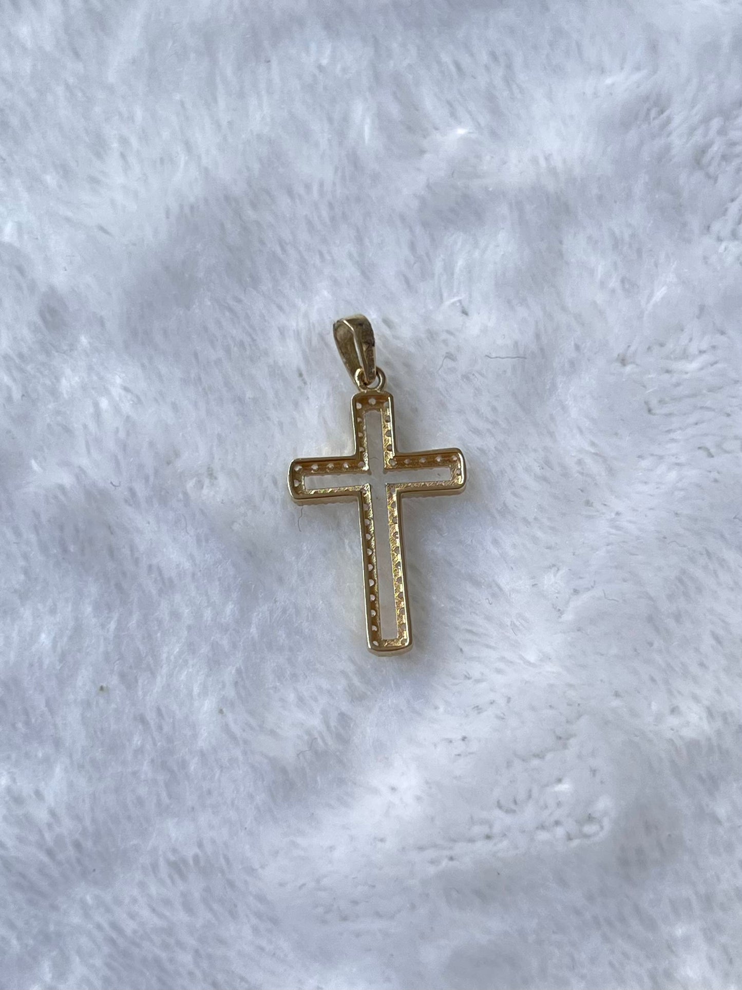 Cruz zirconia silueta