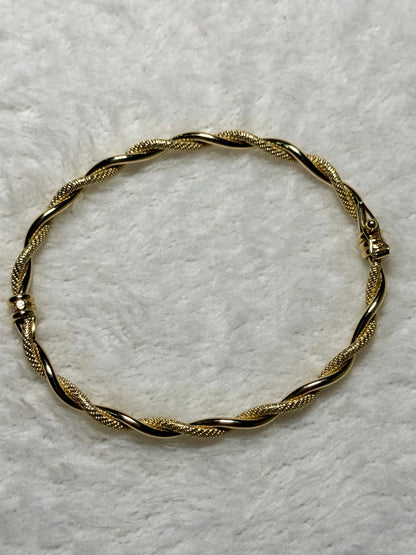Aro torcido